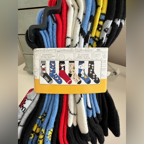 NWT 6pack Snoopy Socks - Picture 4 of 5